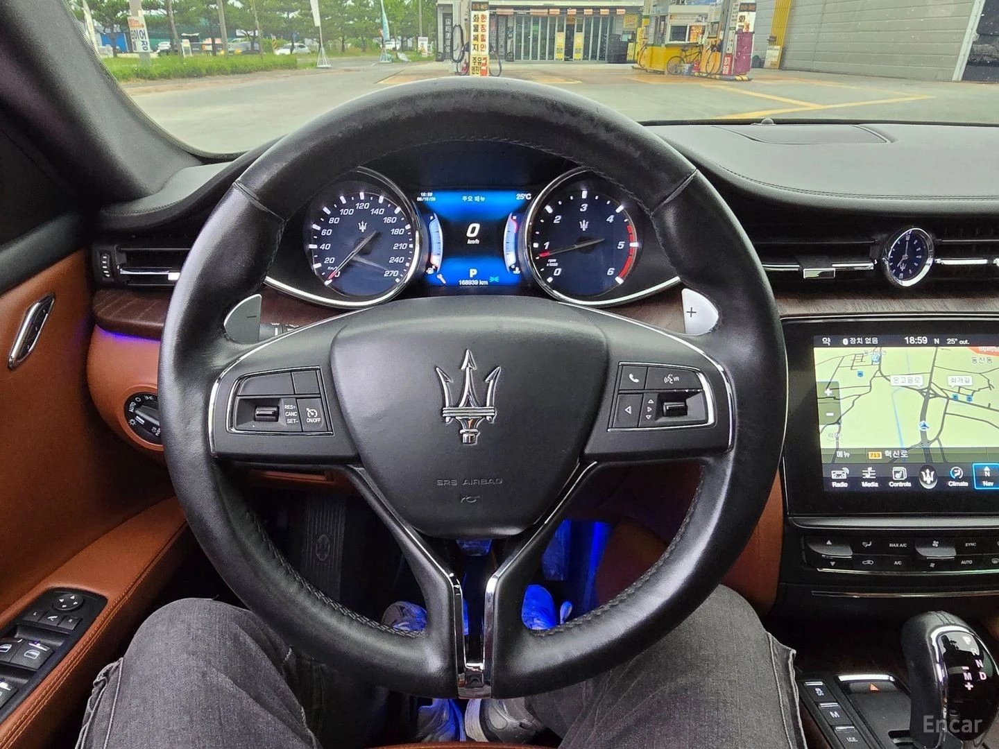 Maserati Quattroporte 3.0* КОЖА* ОБДУХВ* НАВИ* ПАНО* АВТОКРЕДИТ, снимка 13 - Автомобили и джипове - 55620322