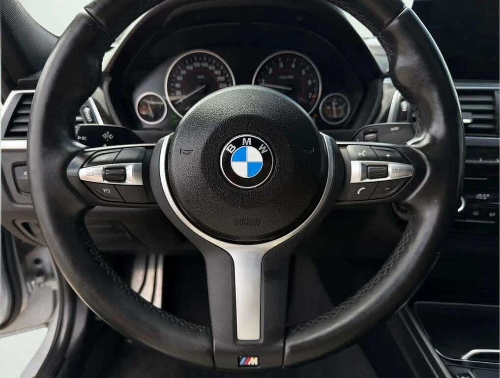 BMW 330 xDrive* АвтоКредит * (Цена до БГ), снимка 16 - Автомобили и джипове - 55630936