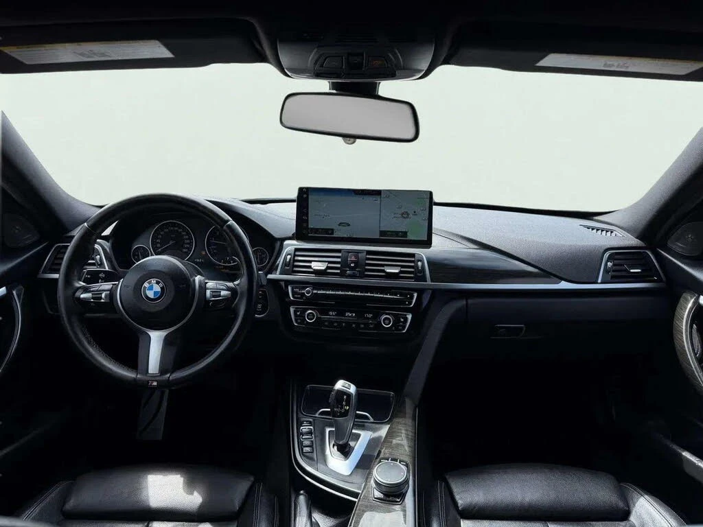 BMW 330 xDrive* АвтоКредит * (Цена до БГ), снимка 7 - Автомобили и джипове - 55630936