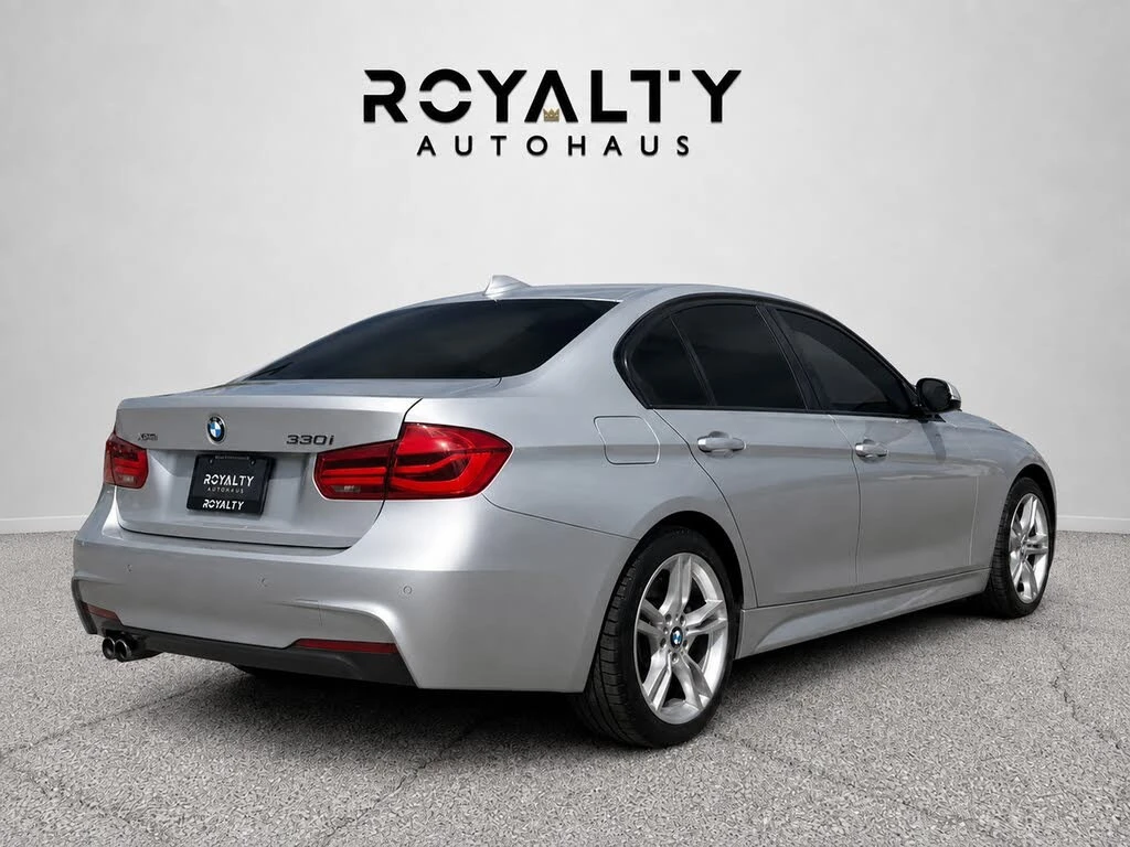 BMW 330 xDrive* АвтоКредит * (Цена до БГ), снимка 3 - Автомобили и джипове - 55630936