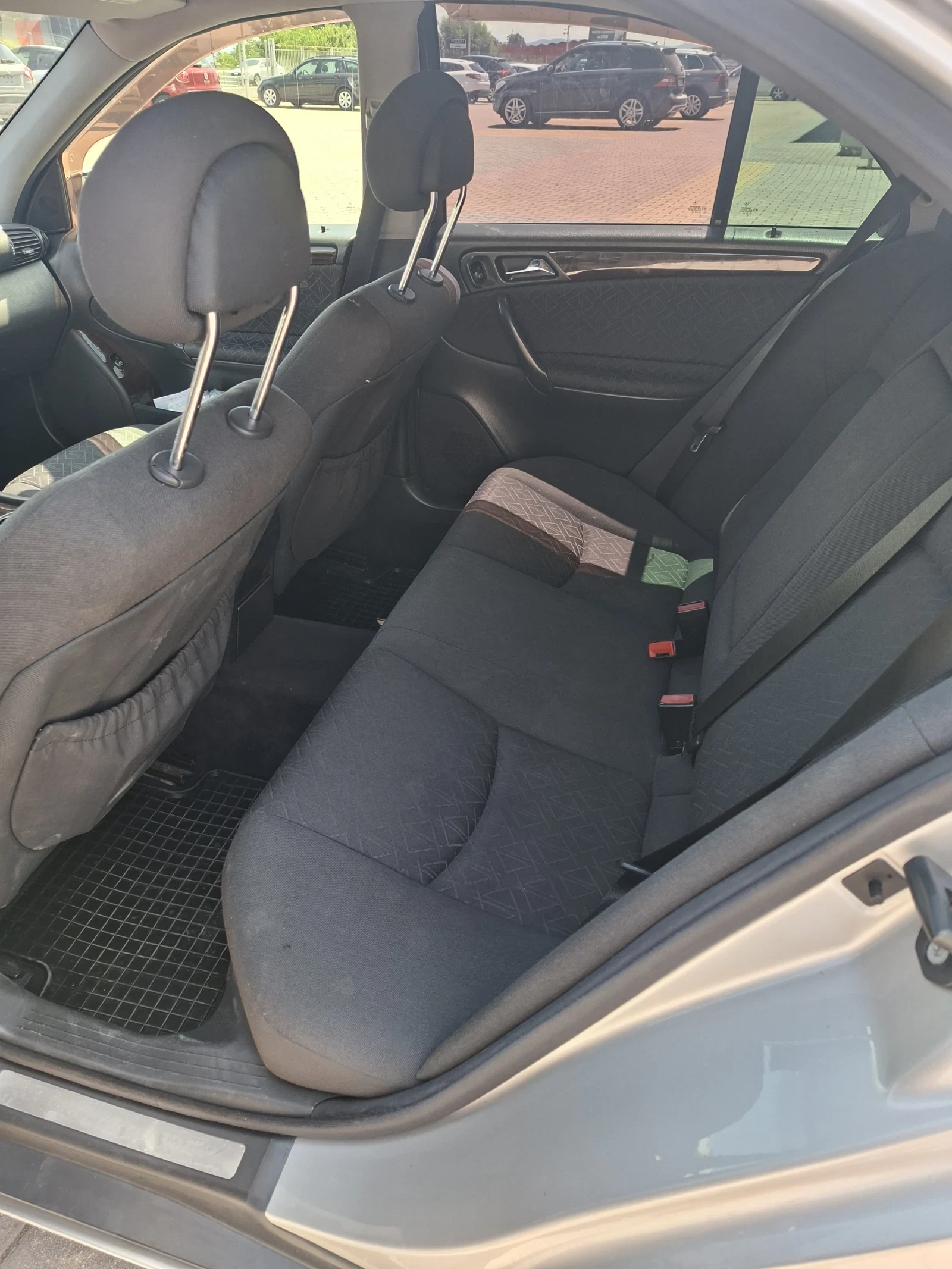 Mercedes-Benz C 270, снимка 9 - Автомобили и джипове - 56685590