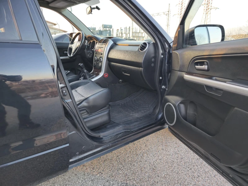 Suzuki Grand vitara 1.9 DDIS, снимка 9 - Автомобили и джипове - 48337195