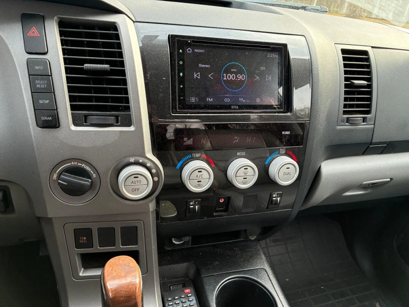 Toyota Tundra LIMITED CREW CAB* 5.7 V8, снимка 9 - Автомобили и джипове - 53035786