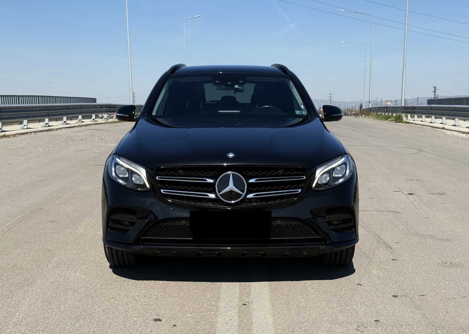 Mercedes-Benz GLC 250 d/AMG/4M/AIRMATIC/NIGHT/LED/PANO/CAMERA/DISTRONIC/ - изображение 2