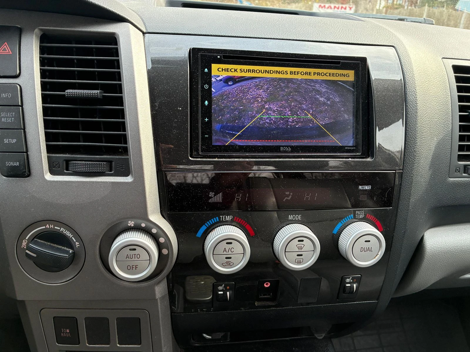 Toyota Tundra LIMITED CREW CAB* 5.7 V8 - изображение 10