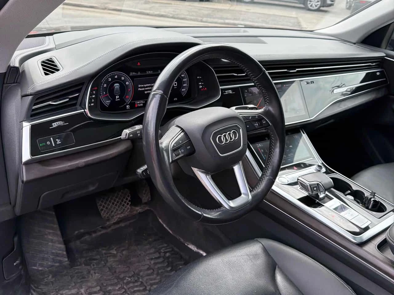 Audi Q8 * Technik * CARFAX * ОПЦИЯ ЗА ФИНАНСИРАНЕ , снимка 5 - Автомобили и джипове - 55302886