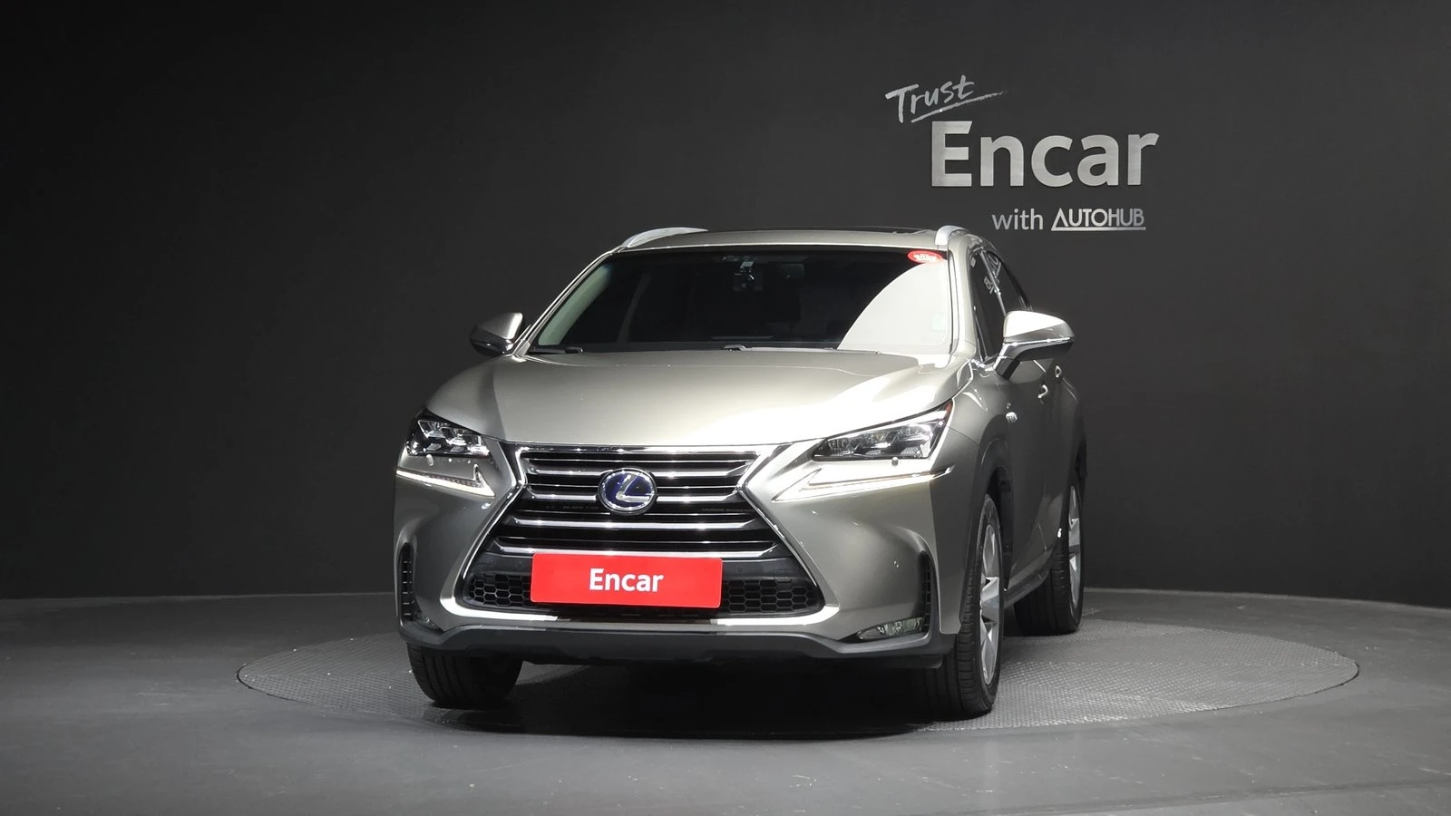 Lexus NX ЛЮК* ПОДГРЕВ ВОЛАН* ЕЛ. БАГАЖНИК* КРАЙНА ЦЕНА, снимка 3 - Автомобили и джипове - 55367144