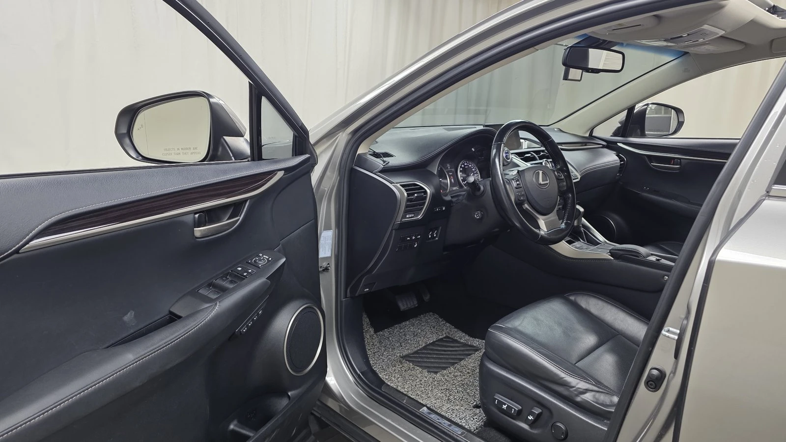 Lexus NX ЛЮК* ПОДГРЕВ ВОЛАН* ЕЛ. БАГАЖНИК* КРАЙНА ЦЕНА, снимка 10 - Автомобили и джипове - 55367144