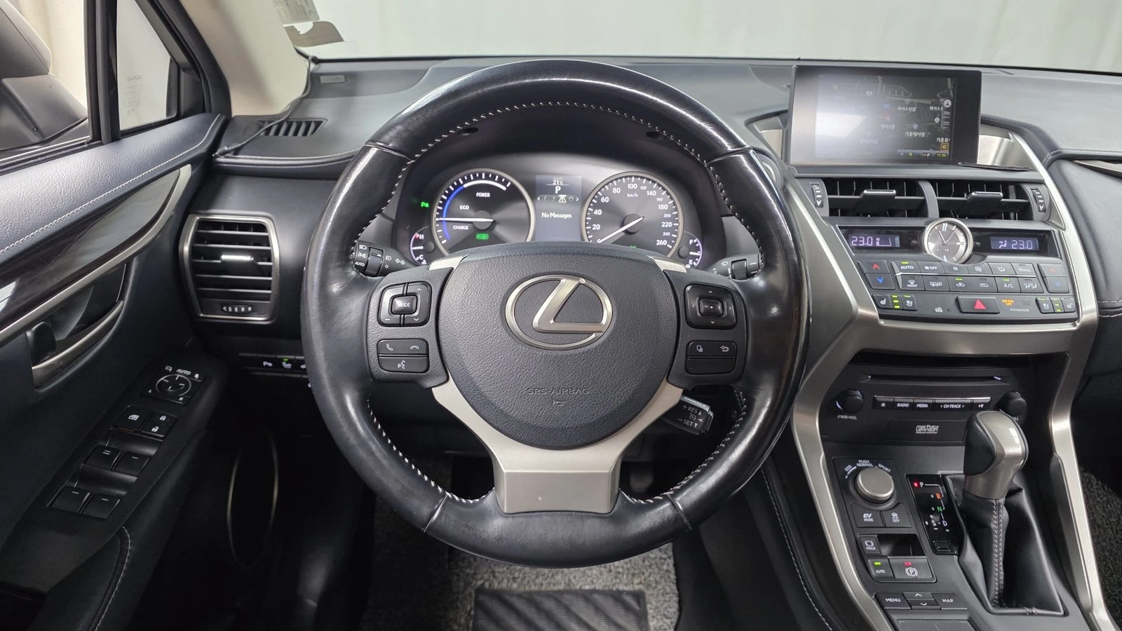 Lexus NX ЛЮК* ПОДГРЕВ ВОЛАН* ЕЛ. БАГАЖНИК* КРАЙНА ЦЕНА, снимка 13 - Автомобили и джипове - 55367144