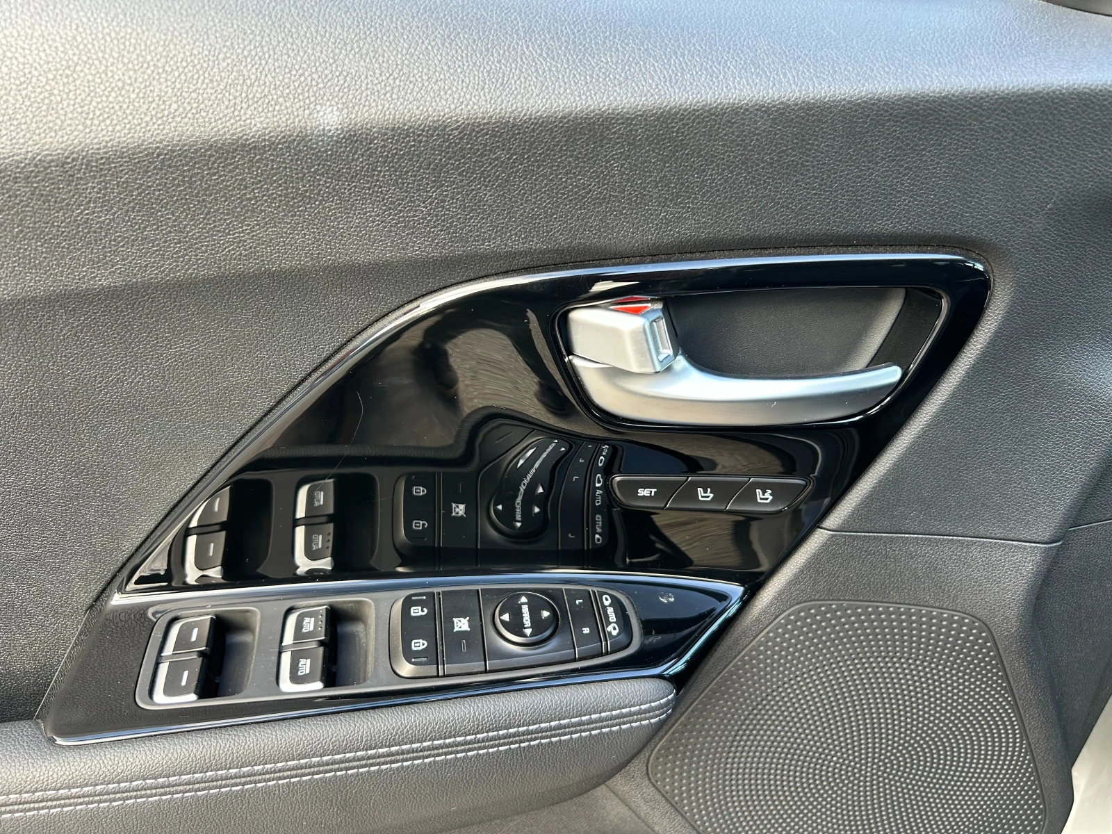 Kia Niro 64 kW, снимка 15 - Автомобили и джипове - 56425885