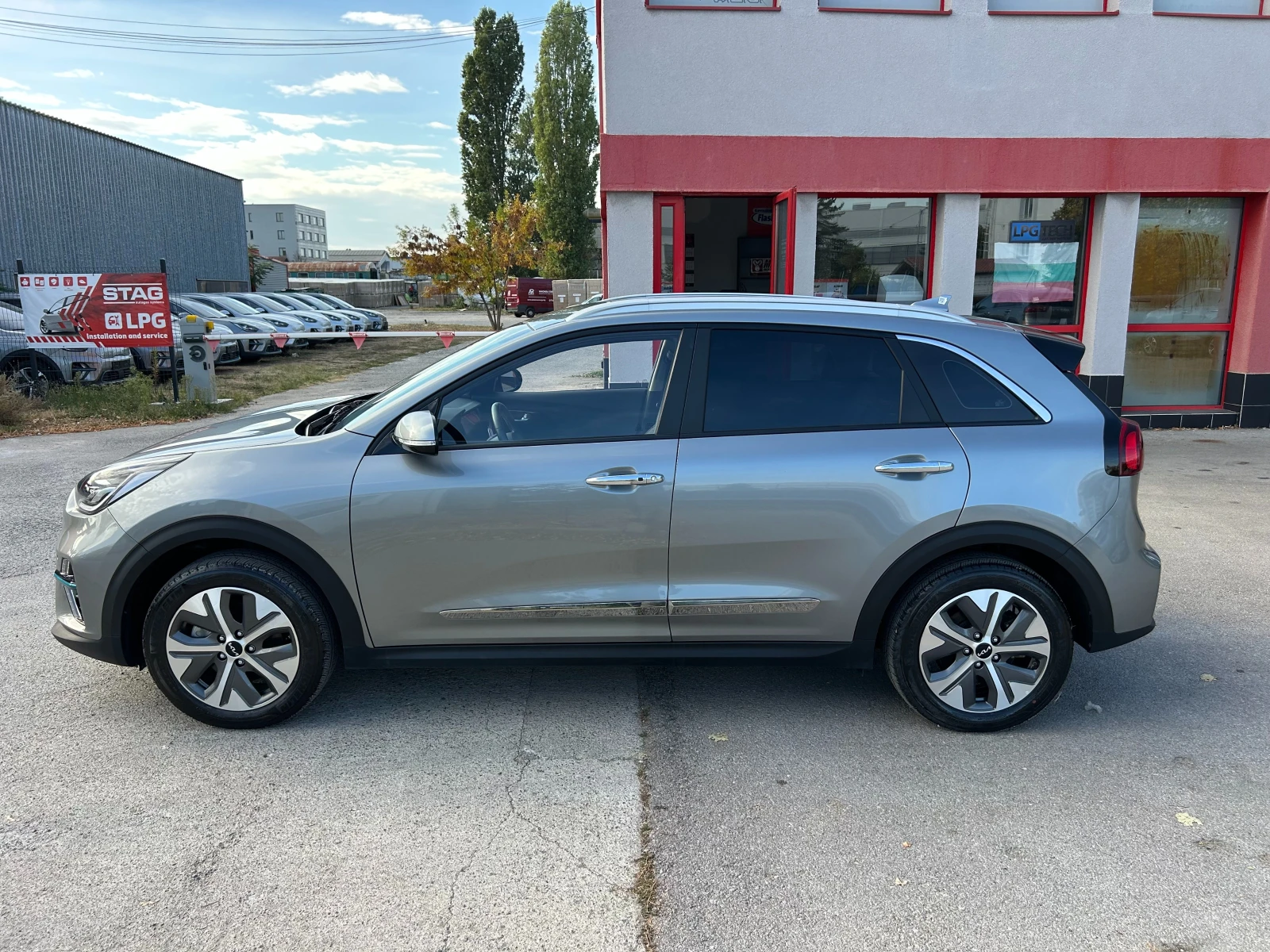Kia Niro 64 kW, снимка 7 - Автомобили и джипове - 56425885