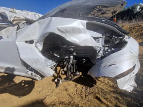 Tesla Model 3 на части, снимка 3