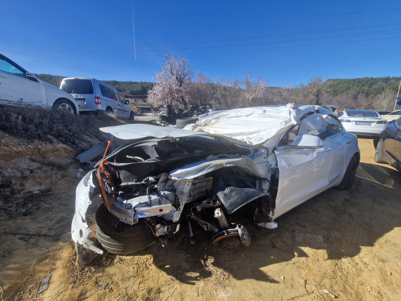 Tesla Model 3 Ударена, снимка 4 - Автомобили и джипове - 38223826