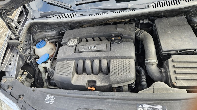VW Touran 1.6.16v.klima.101кс, снимка 9 - Автомобили и джипове - 43865081