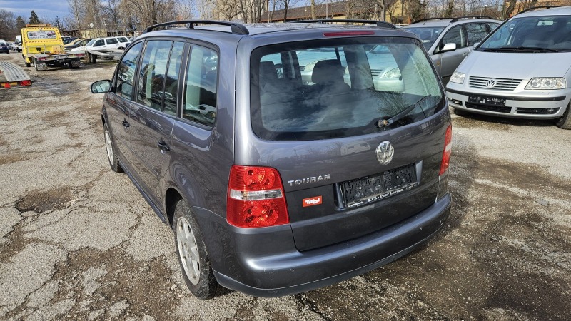 VW Touran 1.6.16v.klima.101кс, снимка 6 - Автомобили и джипове - 43865081