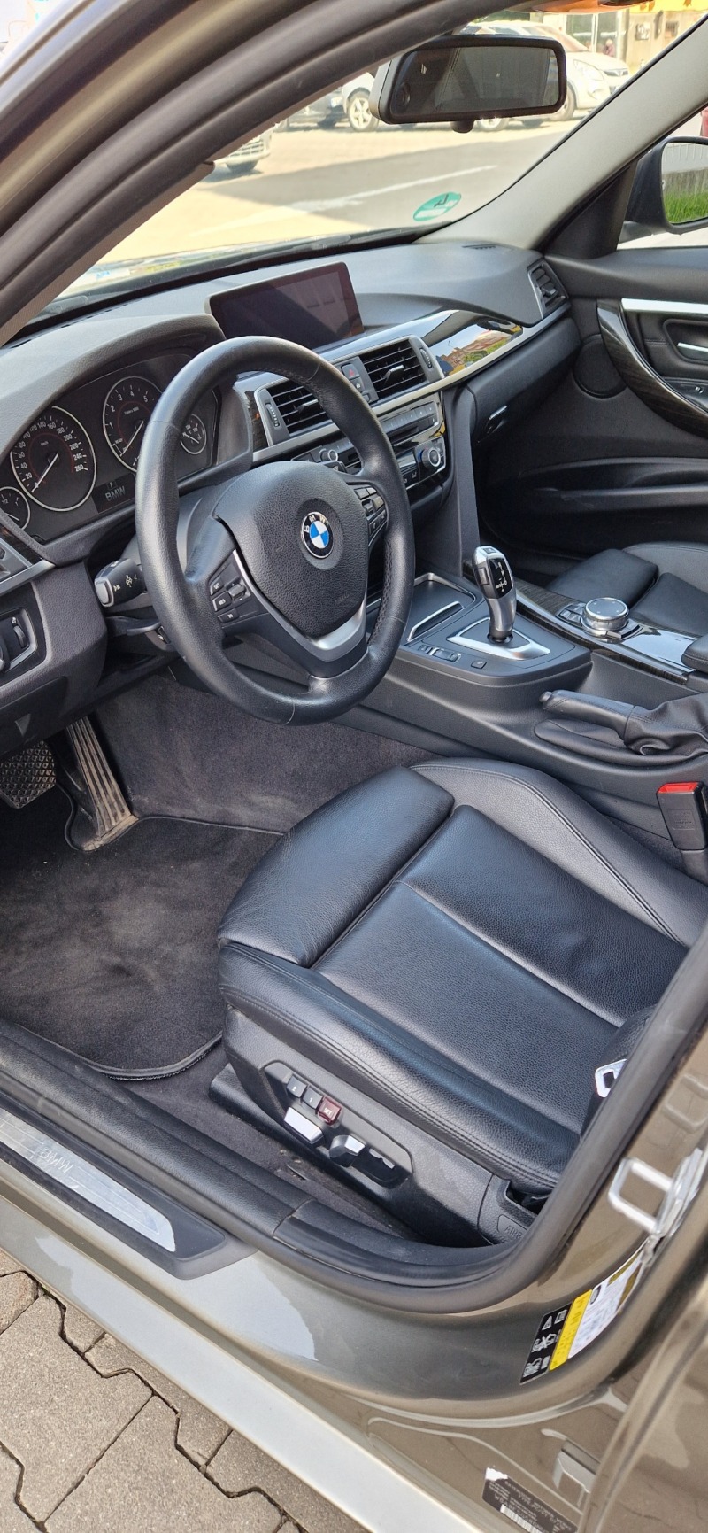 BMW 320 i, снимка 6 - Автомобили и джипове - 46472198