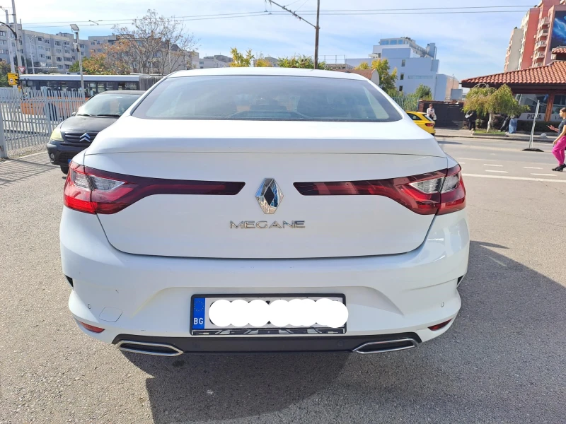 Renault Megane 1.3 Tce , снимка 5 - Автомобили и джипове - 47665393