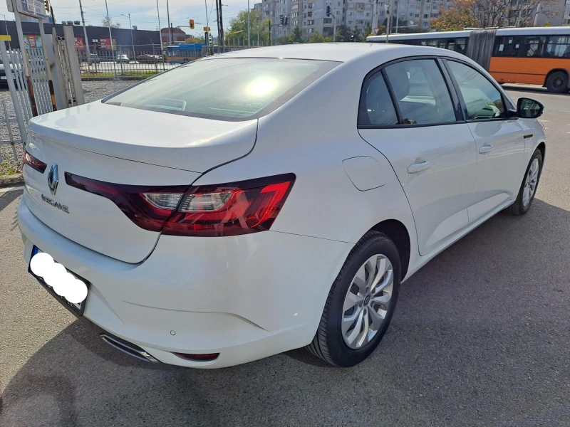 Renault Megane 1.3 Tce , снимка 4 - Автомобили и джипове - 47665393