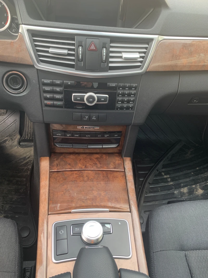 Mercedes-Benz E 350 4MATIC 7G-tronic, снимка 11 - Автомобили и джипове - 48825699