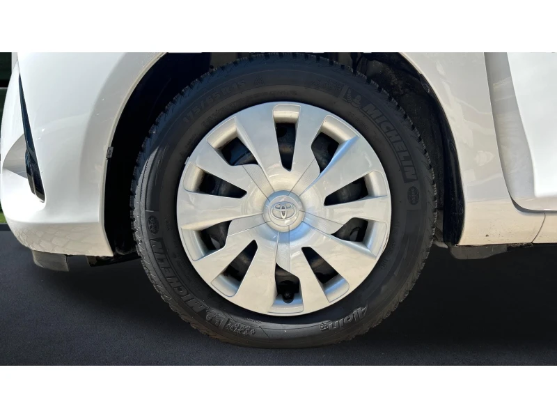 Toyota Yaris Месечна вноска от 306 лв., снимка 16 - Автомобили и джипове - 49666109