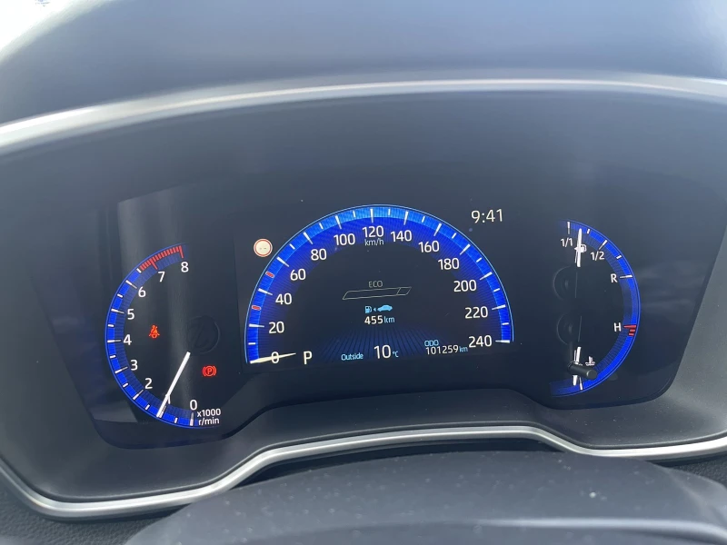 Toyota Corolla 1.5 Luxury, снимка 9 - Автомобили и джипове - 52536696