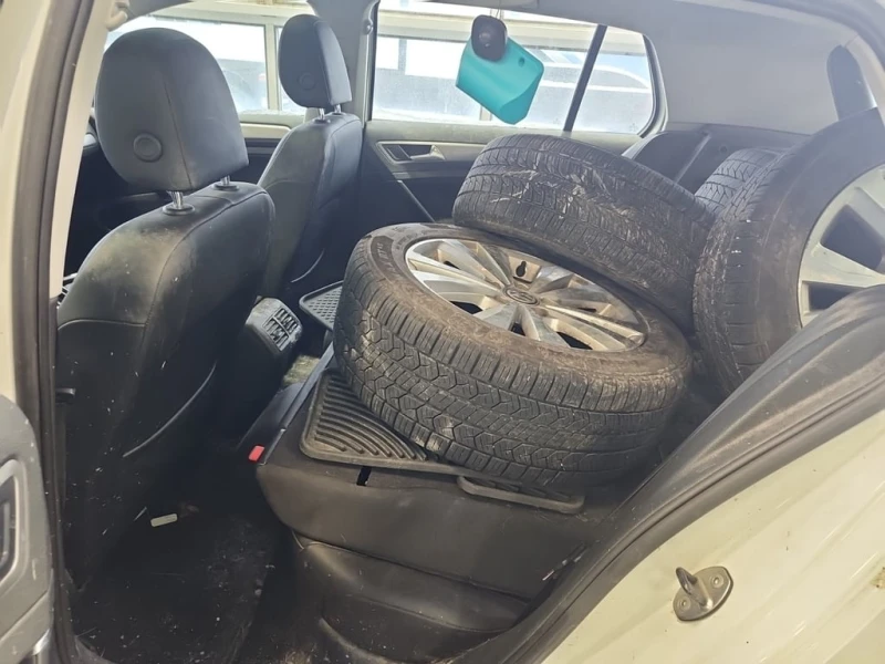 VW Golf * COMFORTLINE * CARFAX * ЦЕНА ДО БГ, снимка 11 - Автомобили и джипове - 53332644