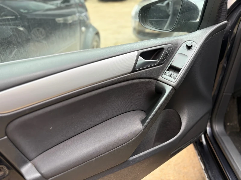 VW Golf, снимка 11 - Автомобили и джипове - 53390194