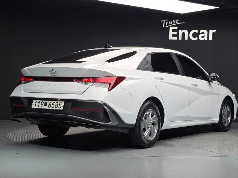 Hyundai Elantra 1.6 Automatic, снимка 3 - Автомобили и джипове - 55662283