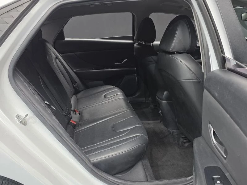 Hyundai Elantra 1.6 Automatic, снимка 16 - Автомобили и джипове - 55662283