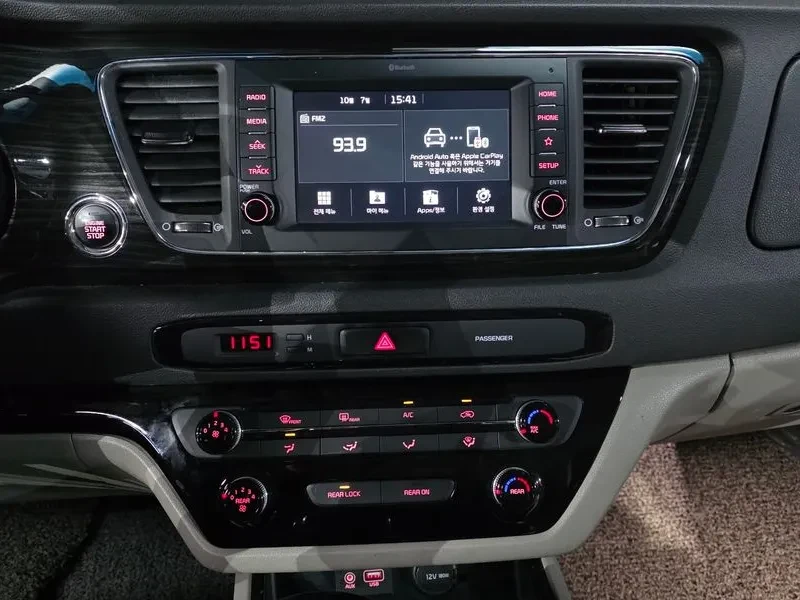Kia Carnival 2.2D 11-Seater Prestige, снимка 14 - Автомобили и джипове - 56699337
