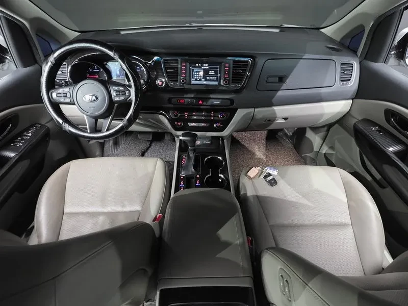 Kia Carnival 2.2D 11-Seater Prestige, снимка 7 - Автомобили и джипове - 56699337