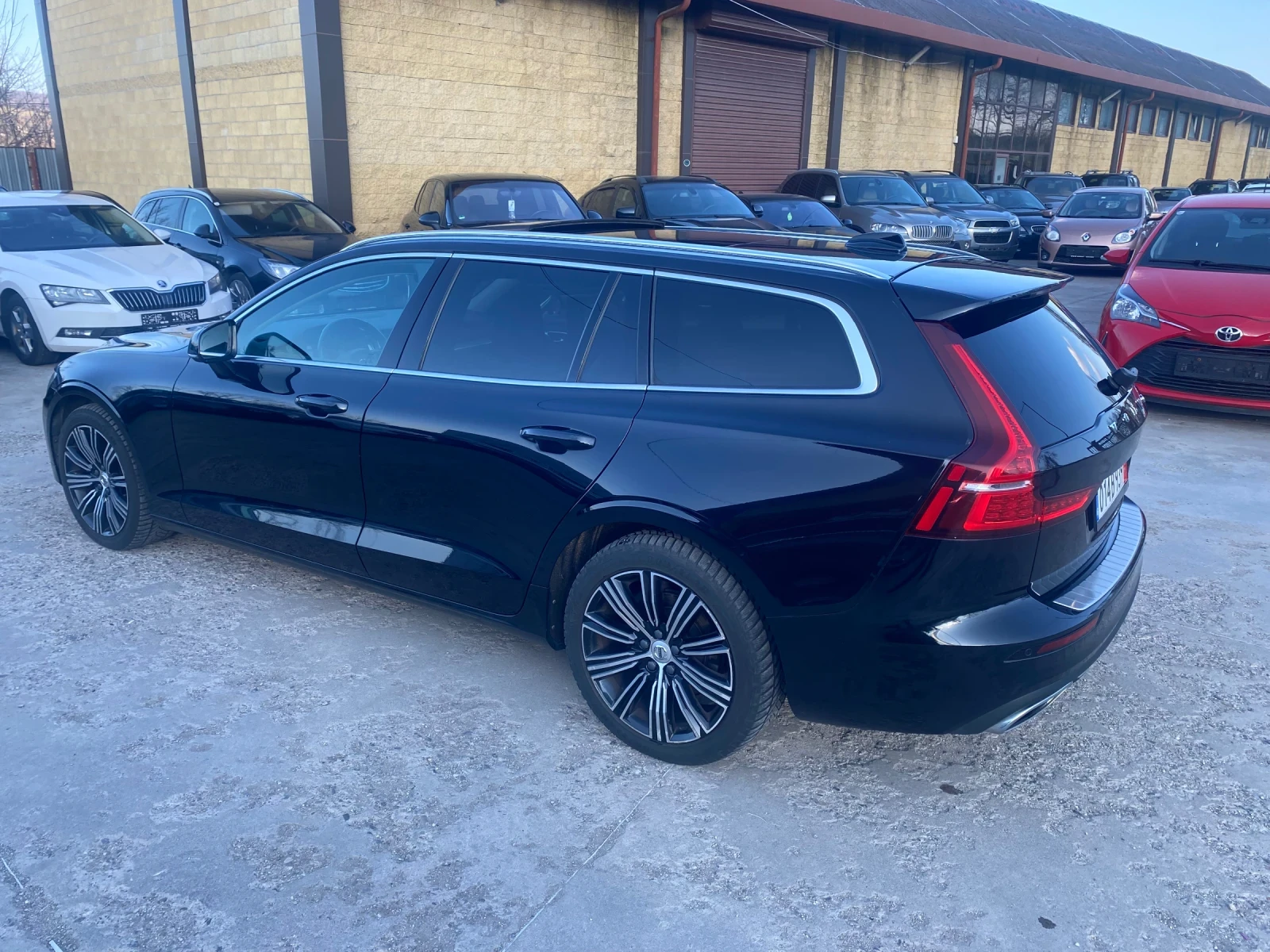 Volvo V60 2.0 D4 4X4 200kc. - изображение 6