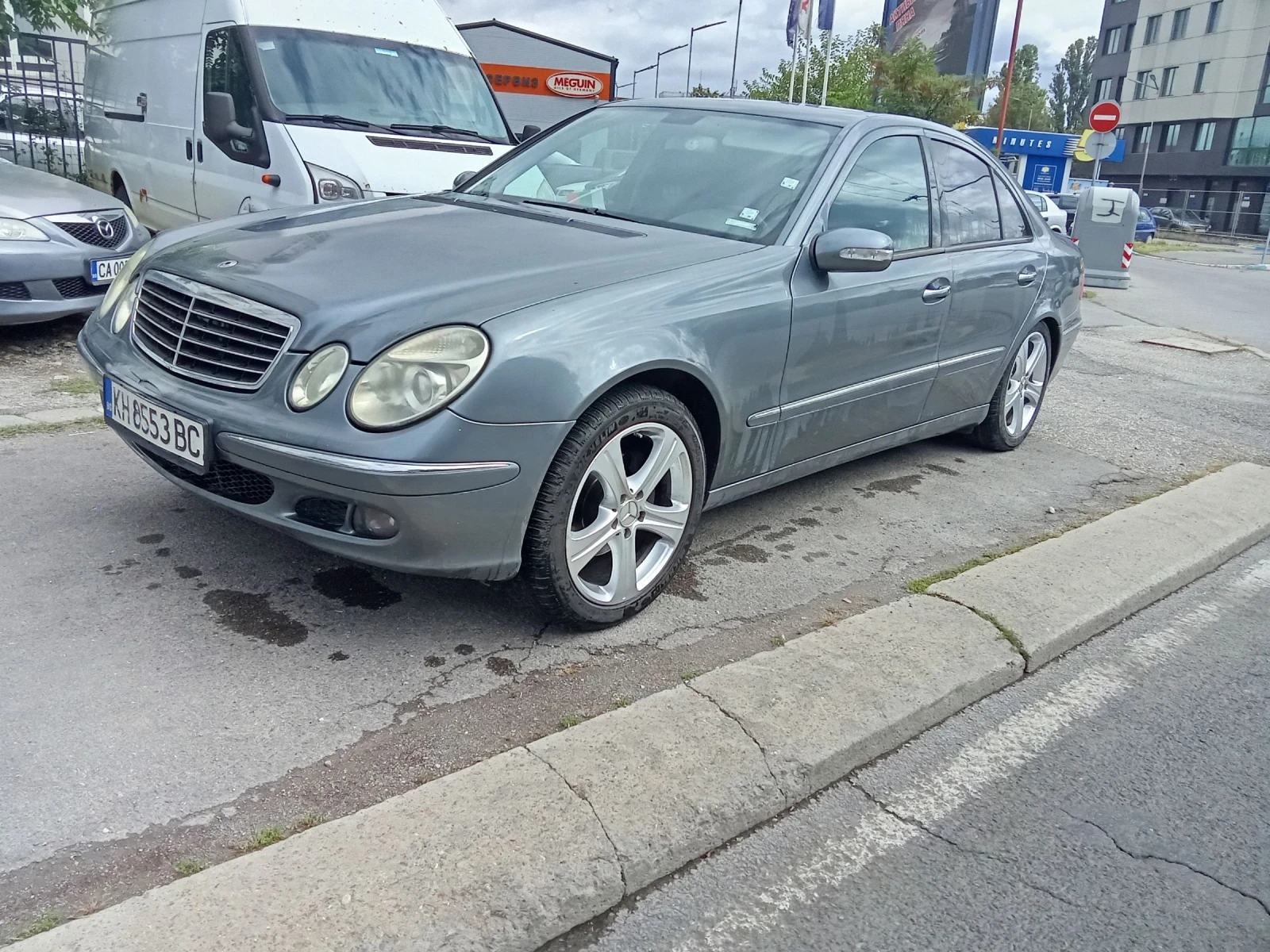 Mercedes-Benz E 200 Фабричен Метан/Кожа/Автомат/ОТЛИЧЕН - изображение 5