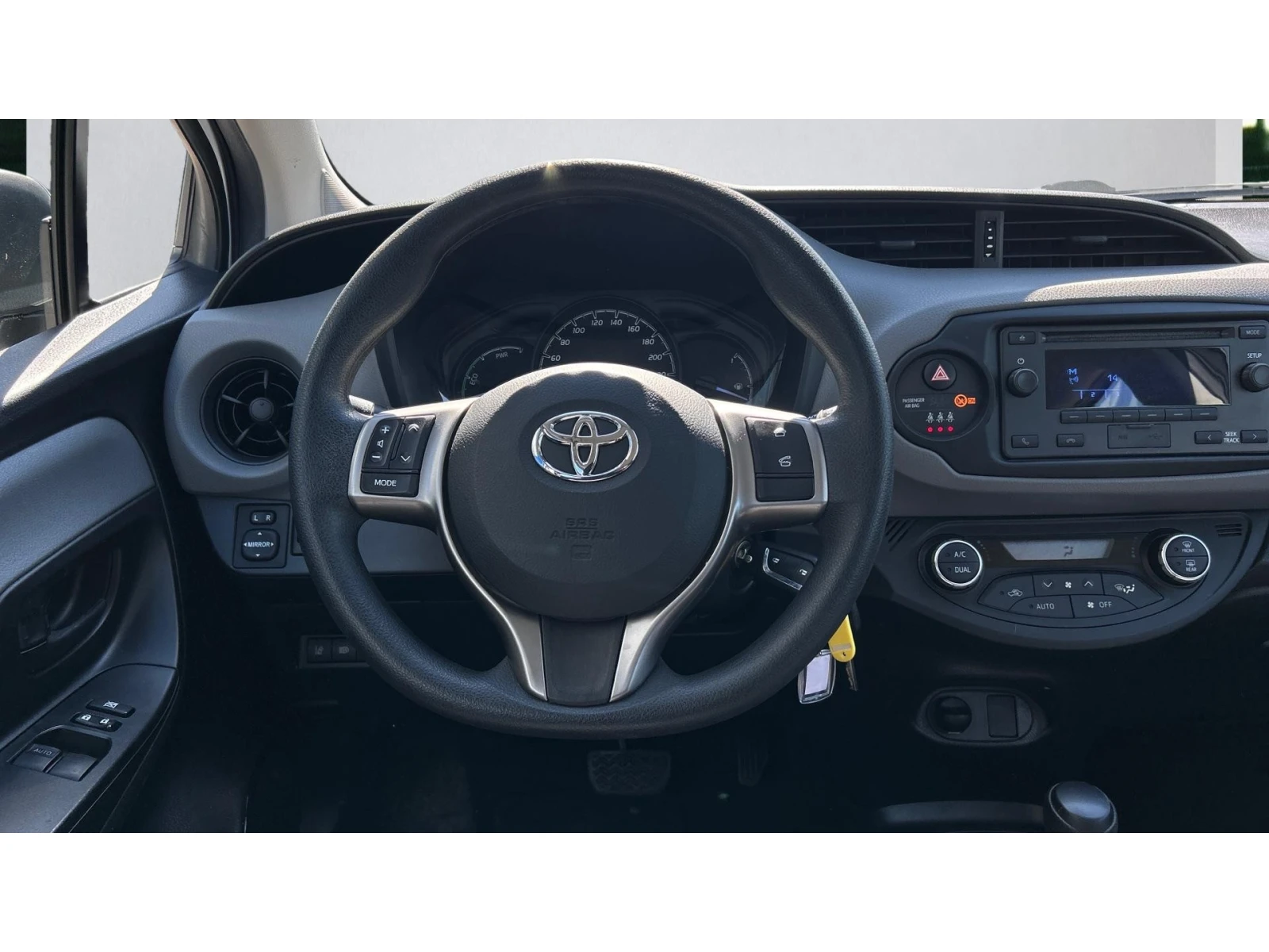 Toyota Yaris Месечна вноска от 306 лв. - изображение 9