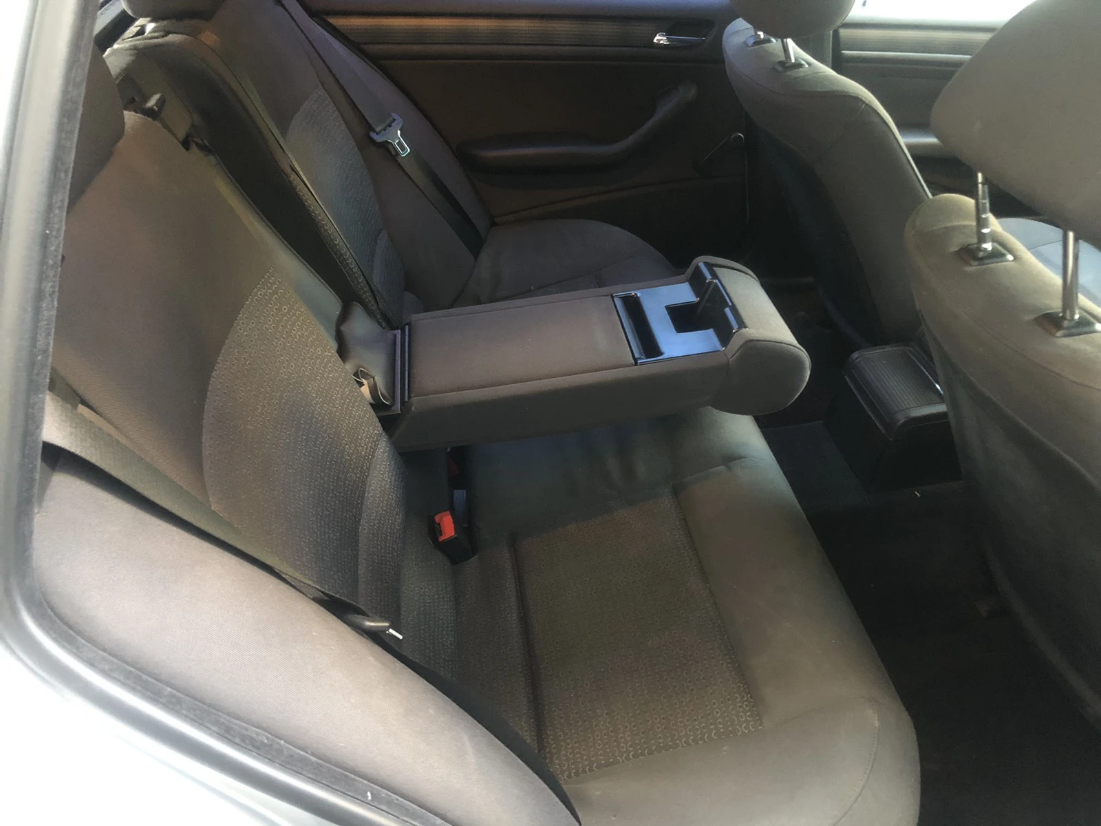 BMW 320 2.0 - изображение 6