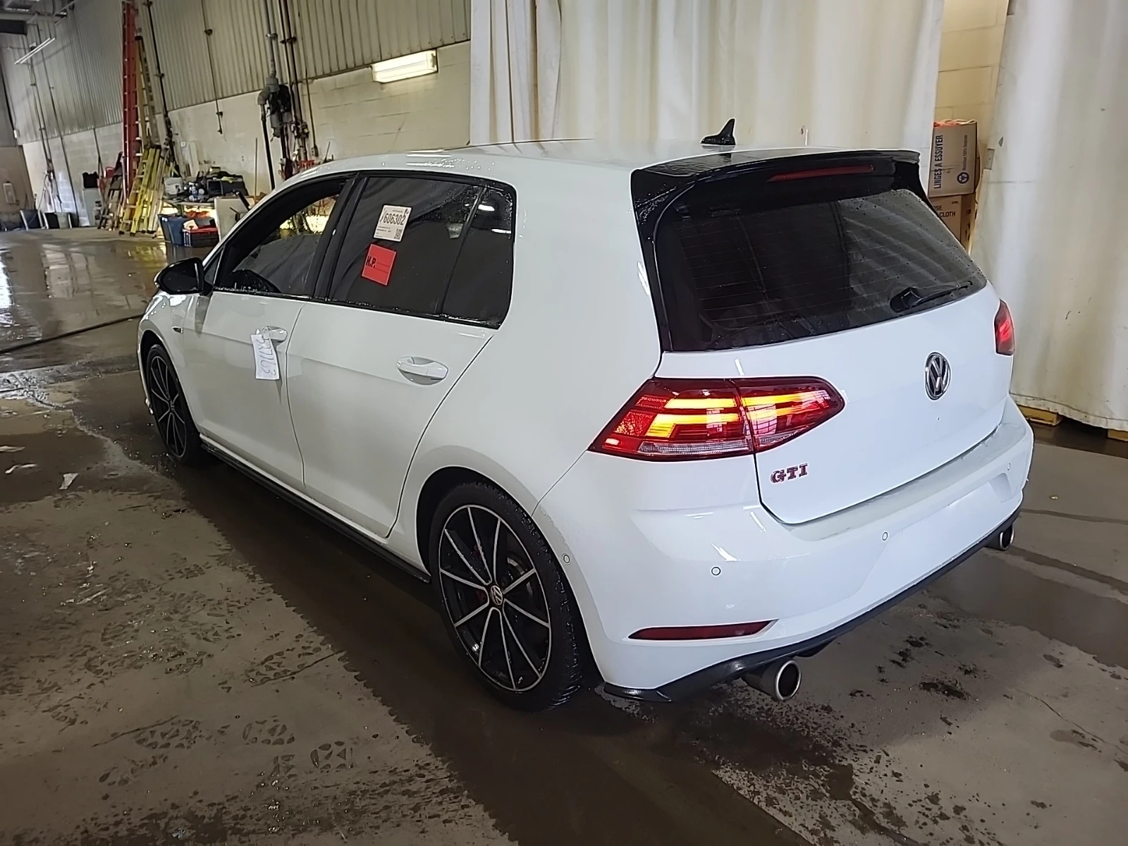 VW Golf GTI AUTOBAHN Edition * CARFAX *  - изображение 5