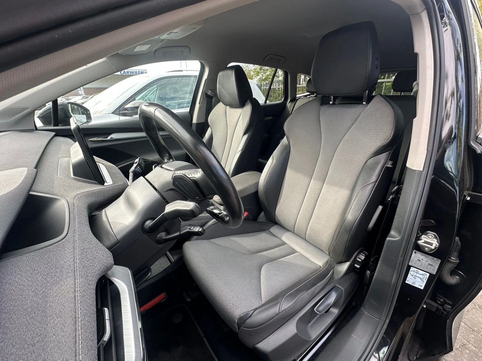 Skoda Enyaq IV60 SOH 90% ТОП СЪСТОЯНИЕ , снимка 9 - Автомобили и джипове - 54635395