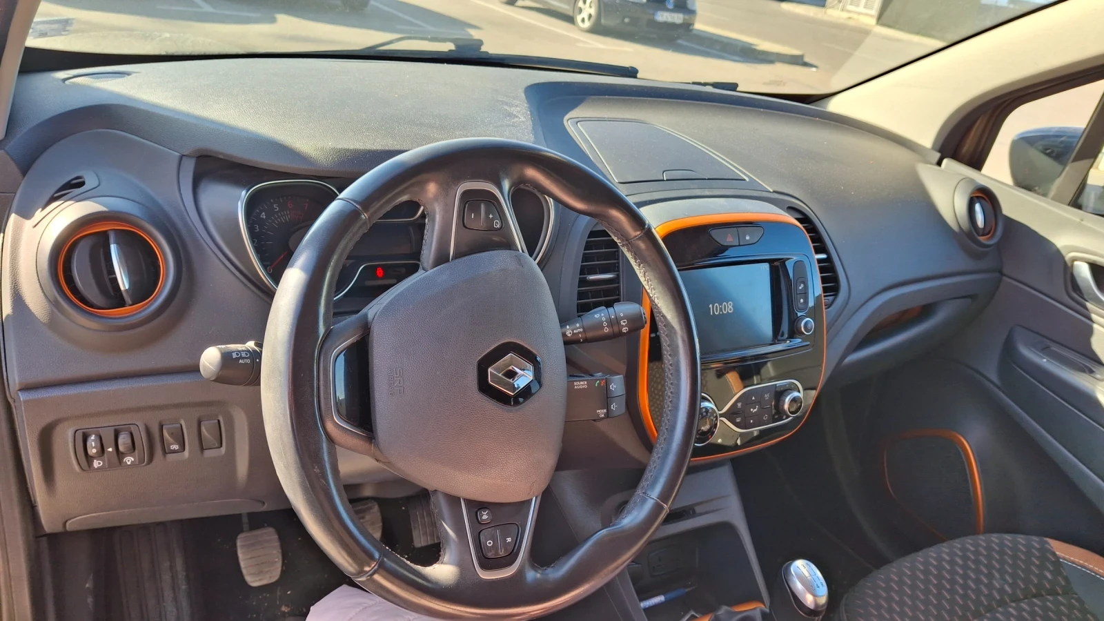 Renault Captur, снимка 3 - Автомобили и джипове - 54658924