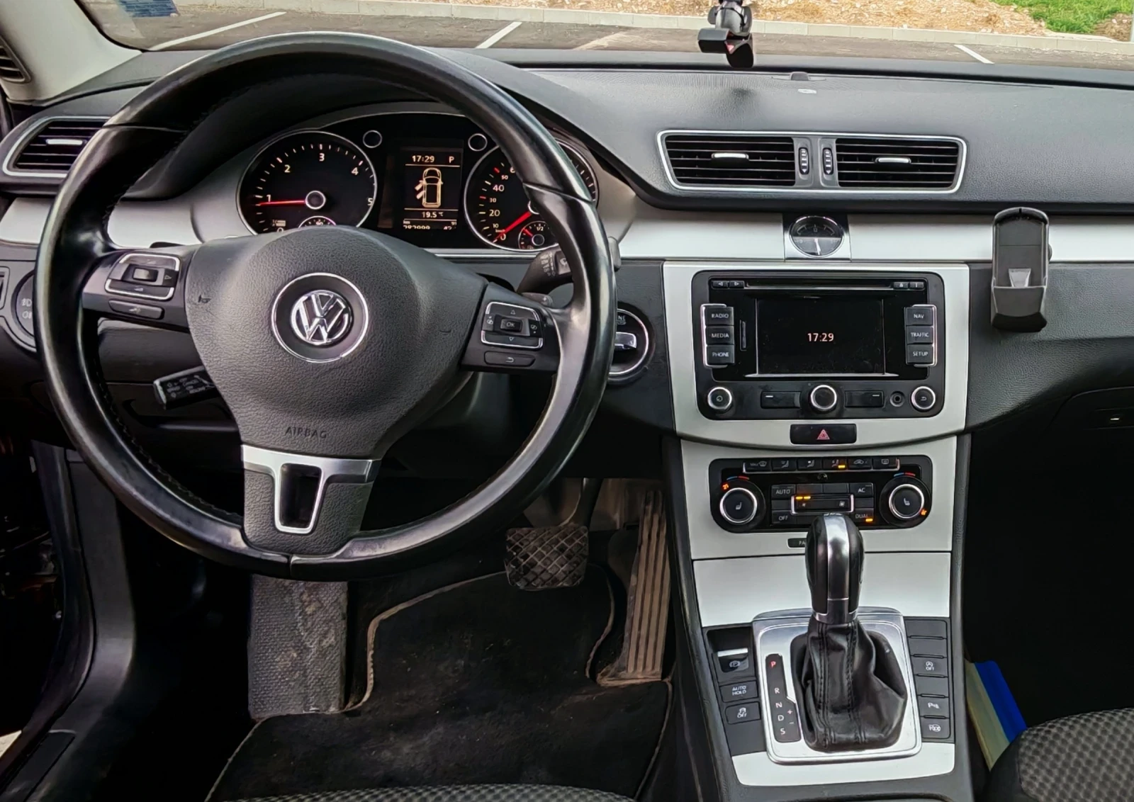 VW Passat 2.0d 140к.с. DSG EURO 5, снимка 9 - Автомобили и джипове - 54818983