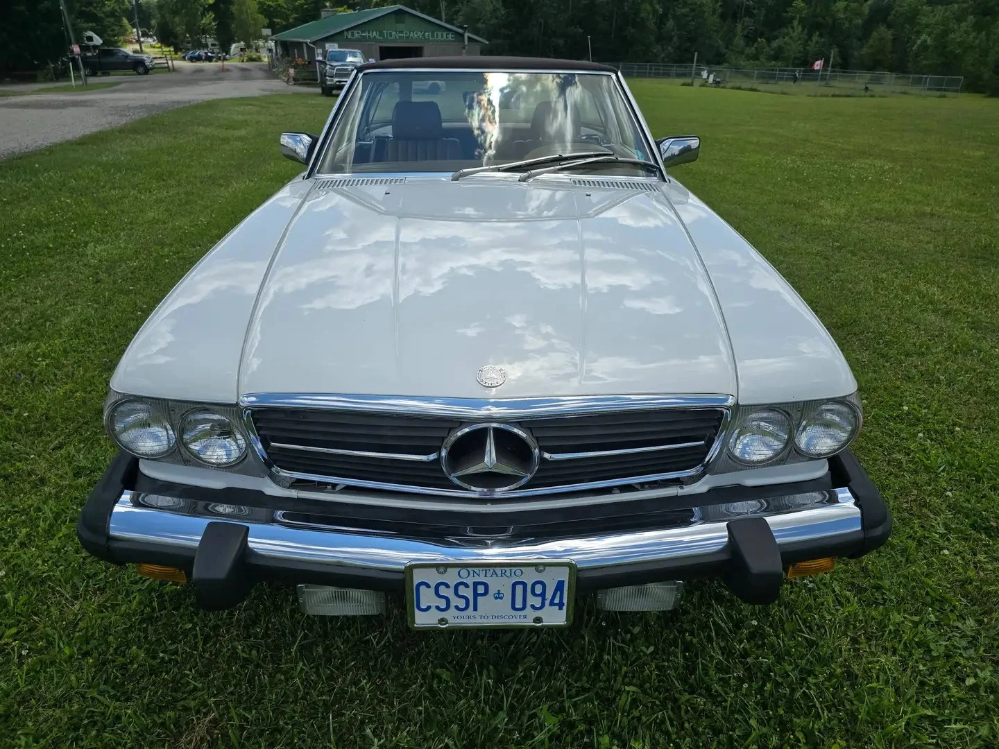 Mercedes-Benz 380 SL * AвтоКредит * (ЦЕНА ДО БГ), снимка 2 - Автомобили и джипове - 55136844