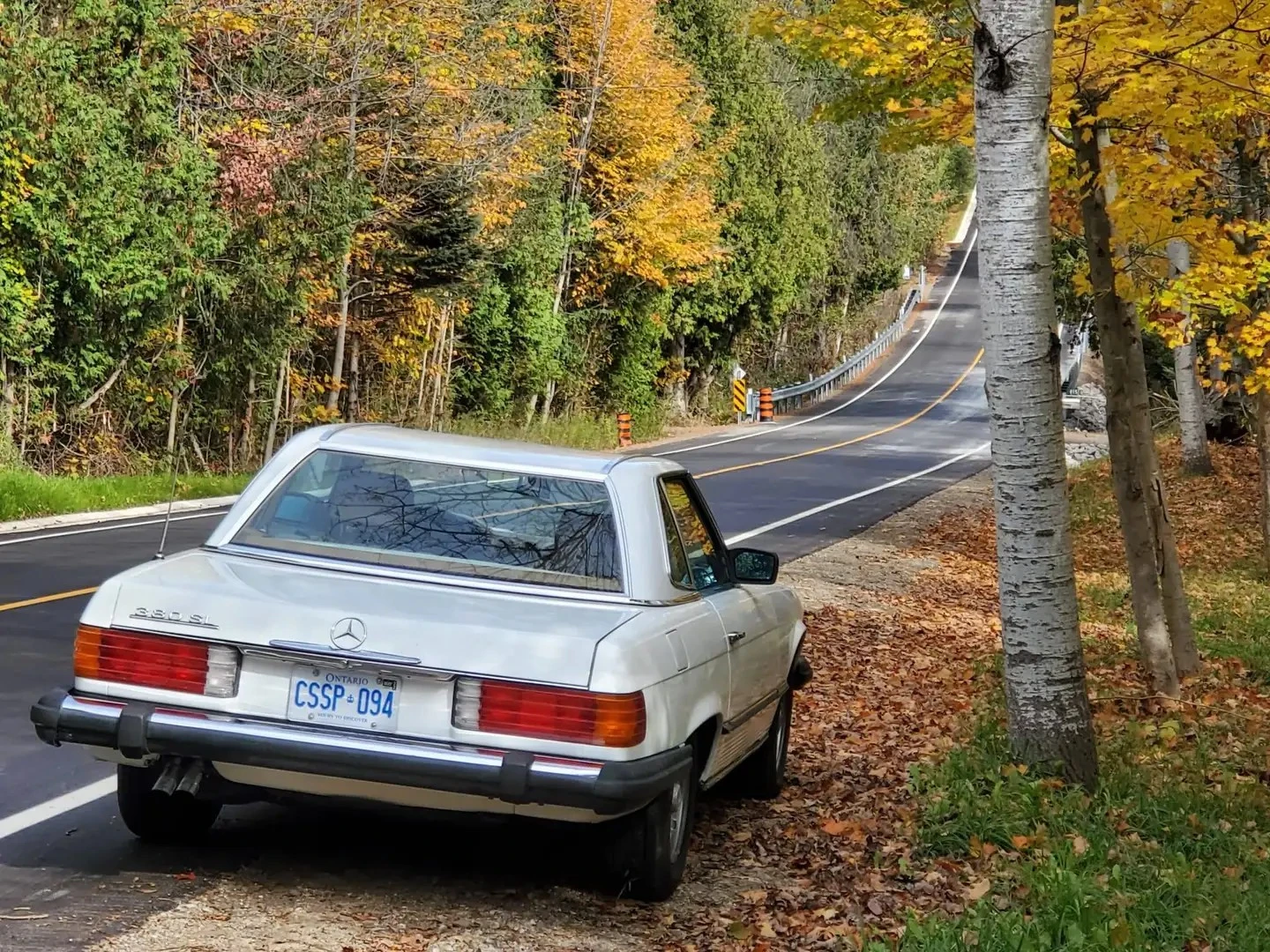 Mercedes-Benz 380 SL * AвтоКредит * (ЦЕНА ДО БГ), снимка 4 - Автомобили и джипове - 55136844