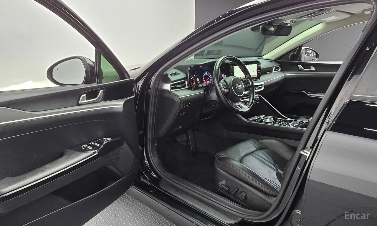 Kia K5 2.0 Prestige* DISTRONIC* ПОДГРЕВ* ОБДУХВАНЕ* КАМЕР, снимка 6 - Автомобили и джипове - 55244821