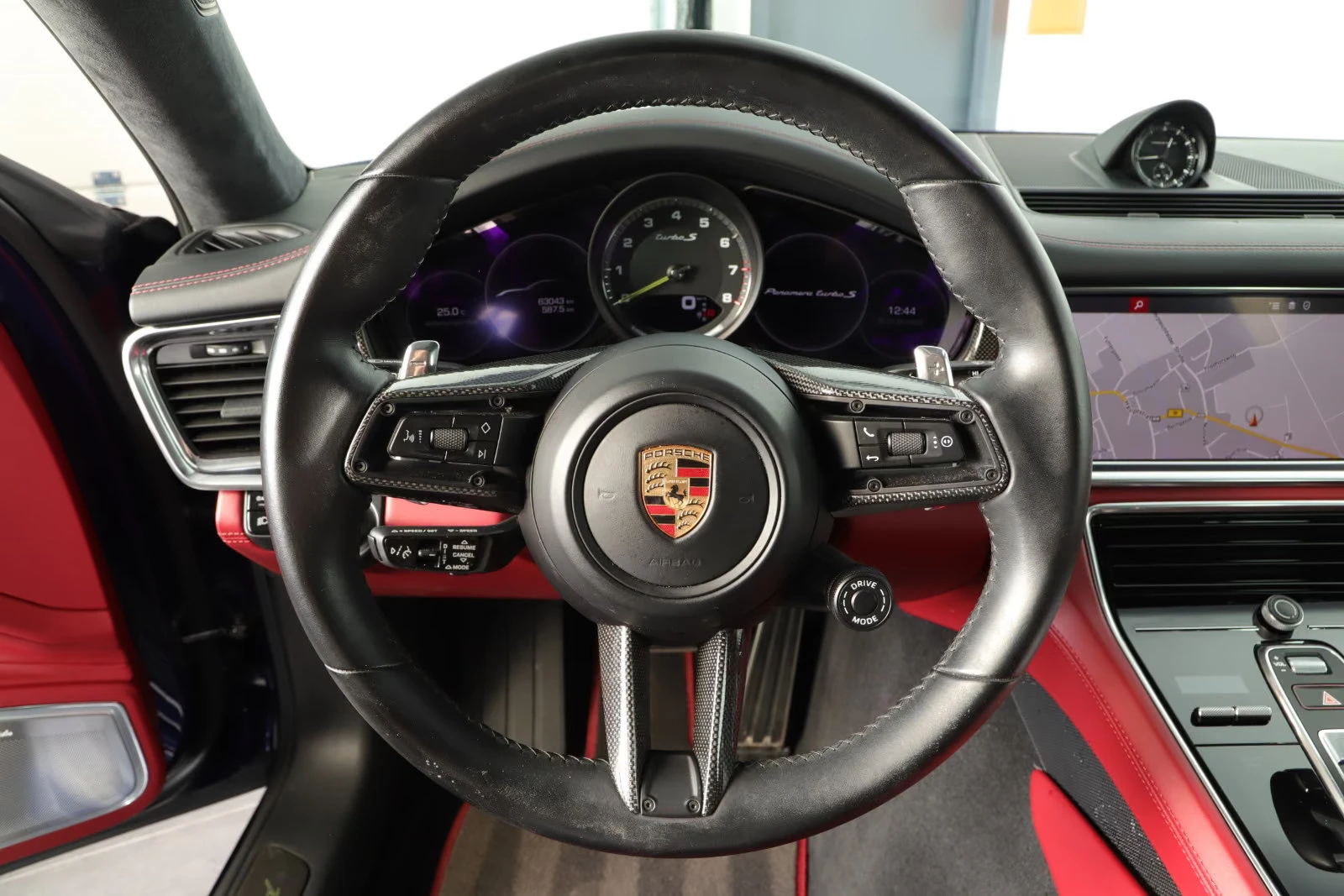 Porsche Panamera TURBO S/E-HYBRID/700HP/360/PANO/BURMASTER/849z, снимка 10 - Автомобили и джипове - 55833089