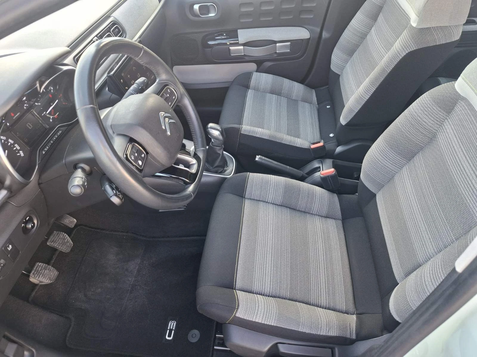 Citroen C3 1.2PureTech, снимка 10 - Автомобили и джипове - 55838472