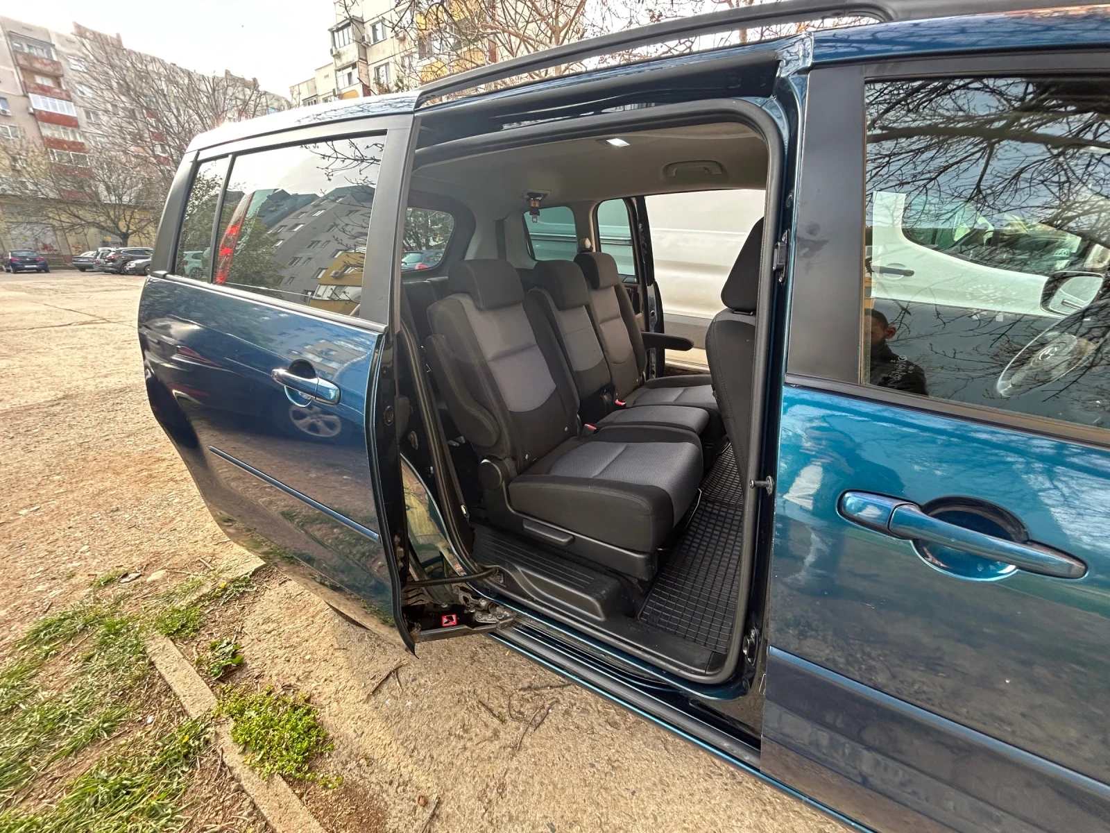 Mazda 5, снимка 4 - Автомобили и джипове - 55952891