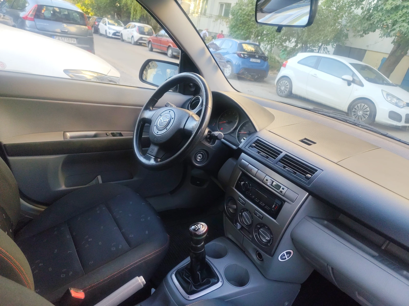 Mazda 2, снимка 8 - Автомобили и джипове - 55993321