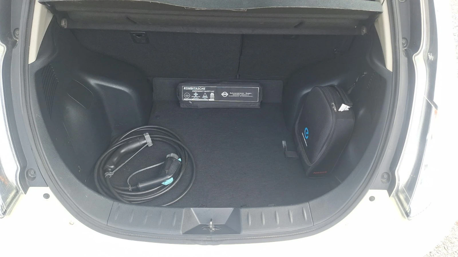 Nissan Leaf  Facelift, снимка 12 - Автомобили и джипове - 56201874