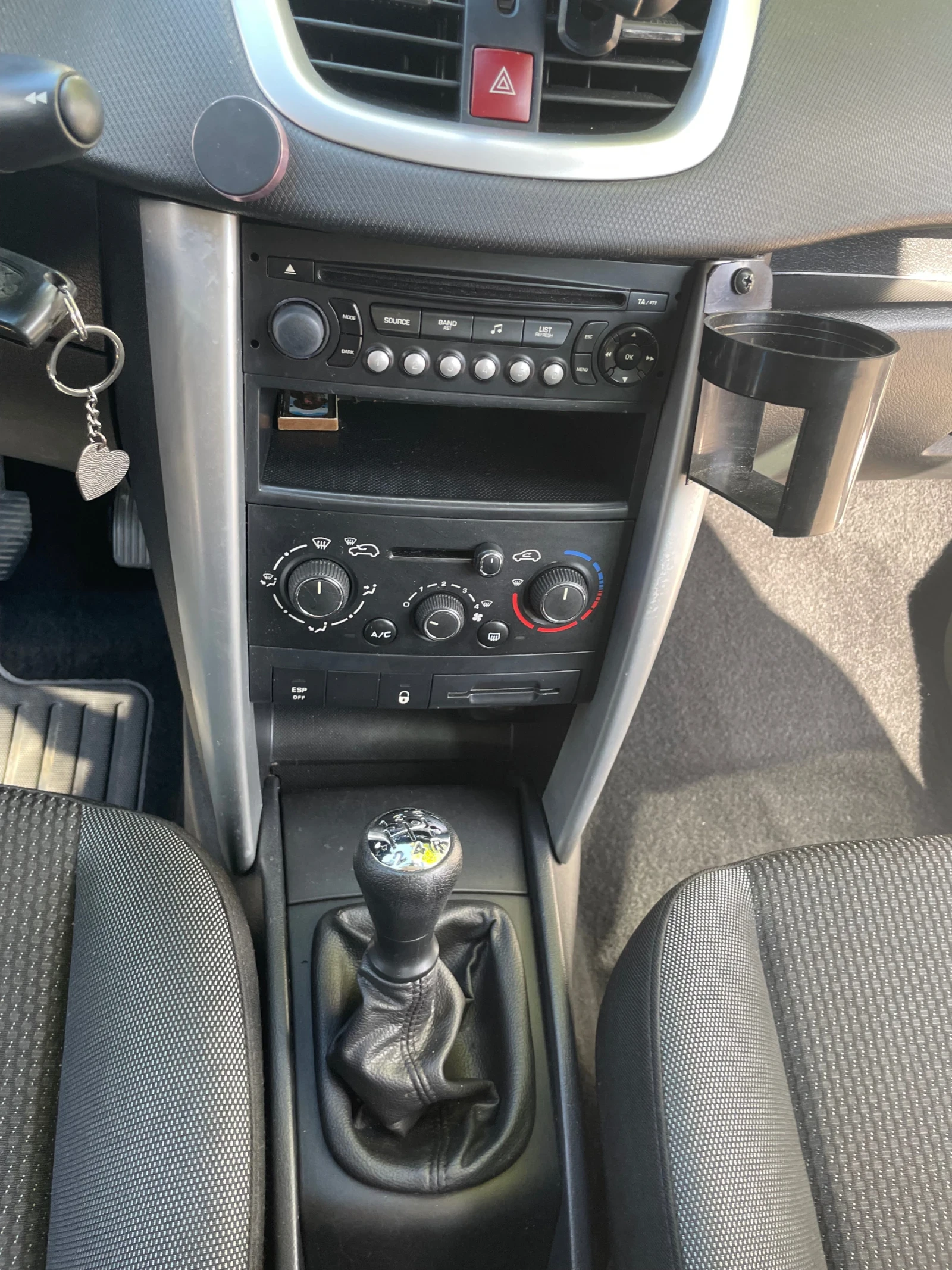 Peugeot 207, снимка 6 - Автомобили и джипове - 56275392