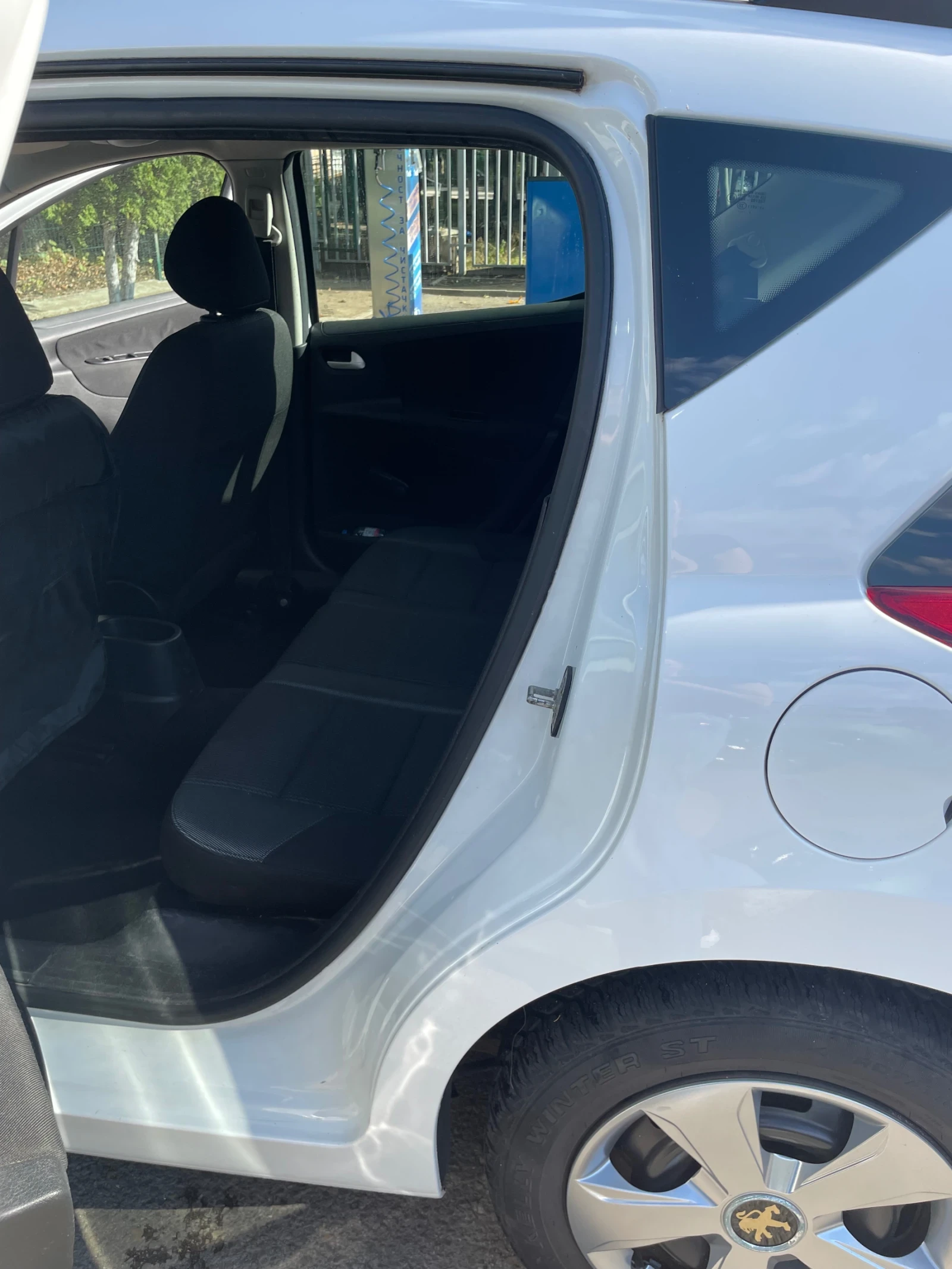 Peugeot 207, снимка 4 - Автомобили и джипове - 56275392