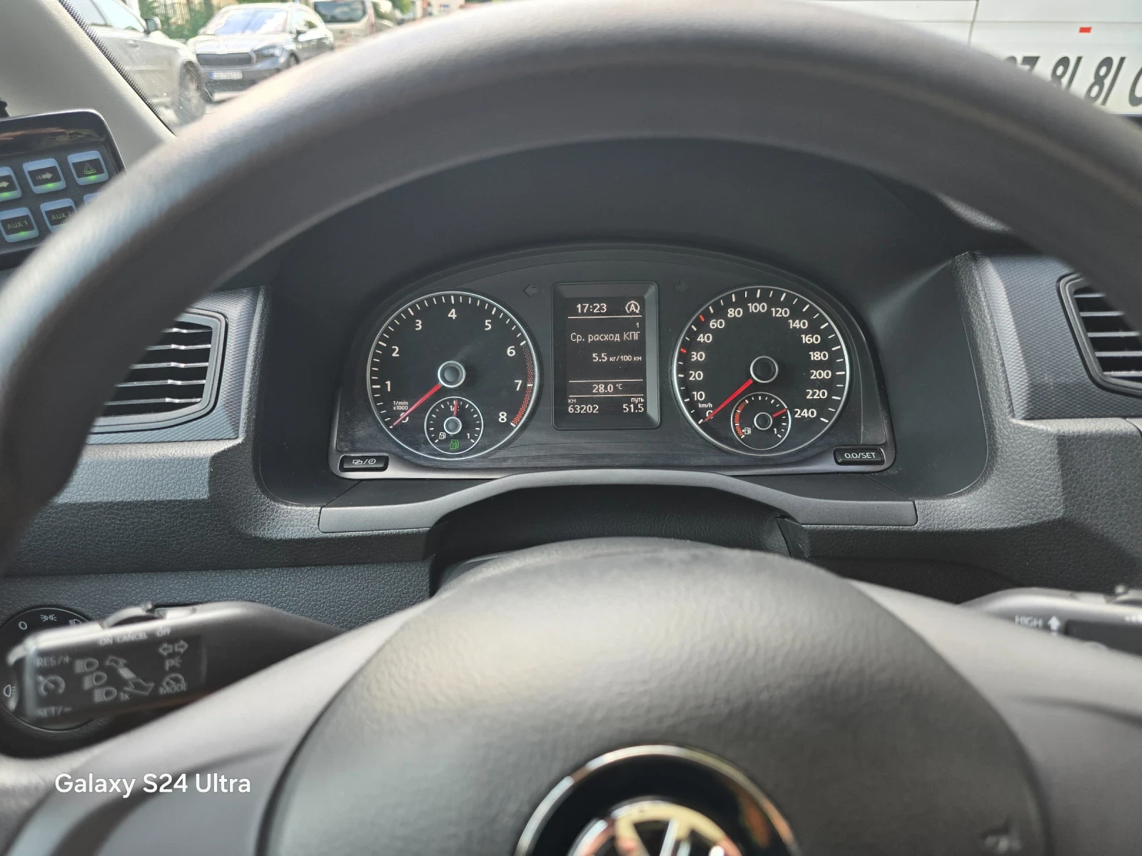 VW Caddy, снимка 8 - Автомобили и джипове - 56342857
